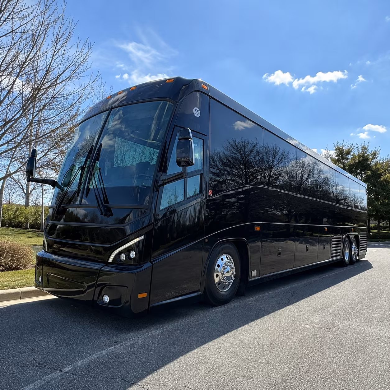 shuttle buses for kirtland air force base personnel and contractors